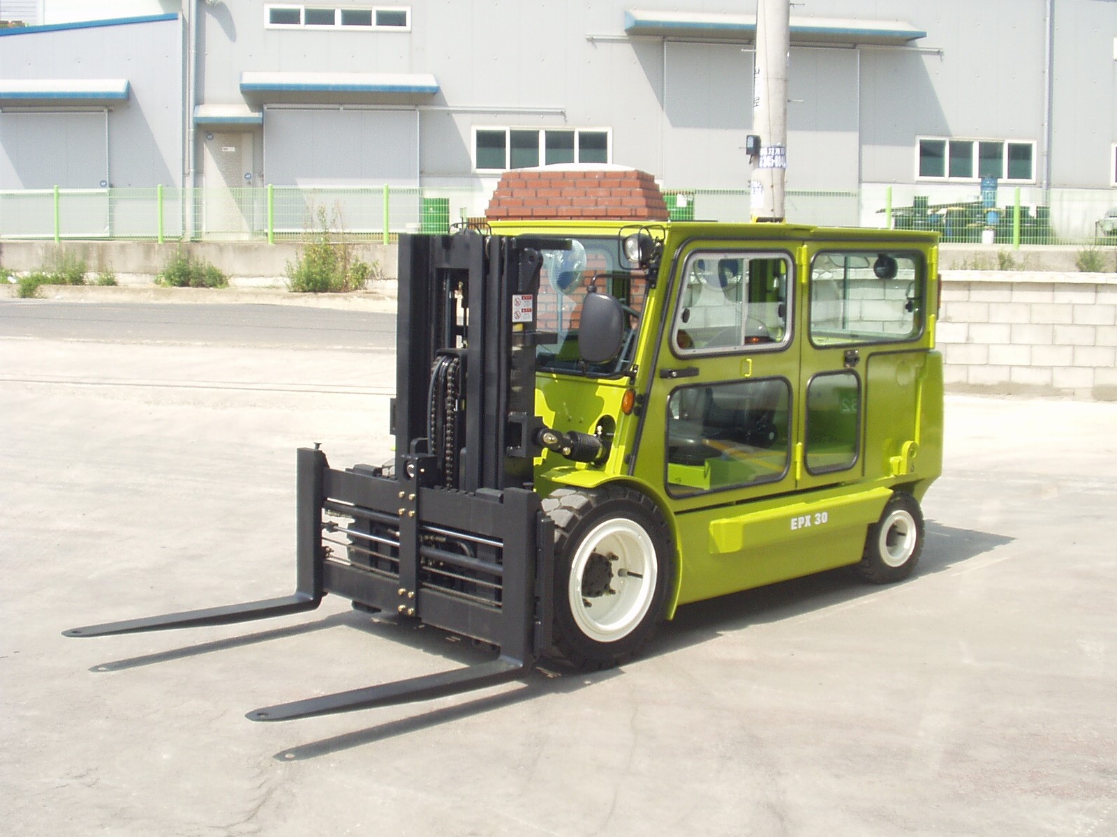 저상형 3톤 지게차